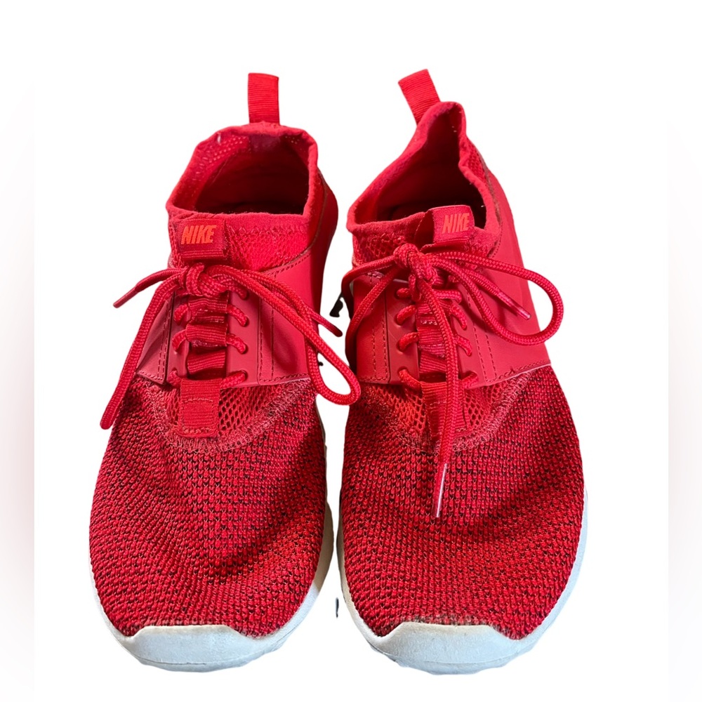 Nike • Red Running Shoes